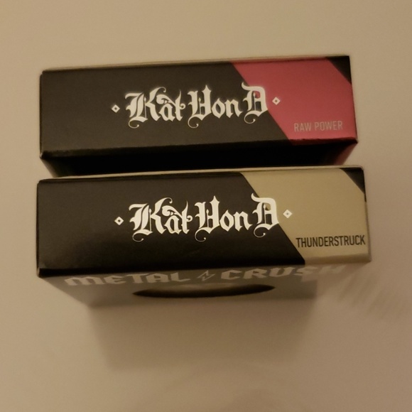 Kat Von D - Metal Crush Eyeshadows - Picture 2 of 3